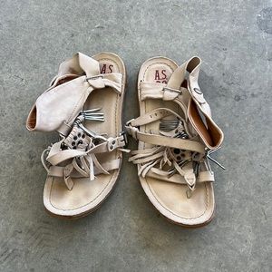 AS98 | LEATHER FRINGE SANDALS
